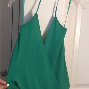 BOUTIQUE GREEN TOP SIZE SMALL
